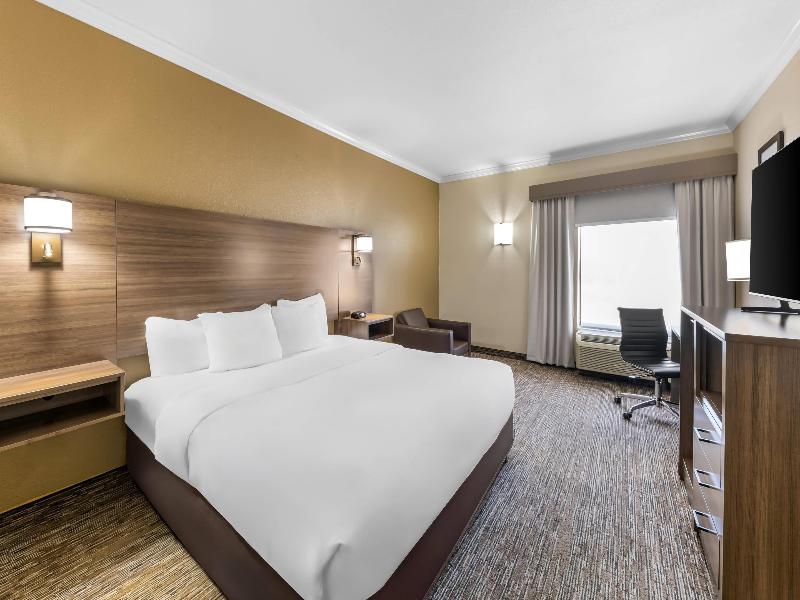 Comfort Inn Corsicana East image
