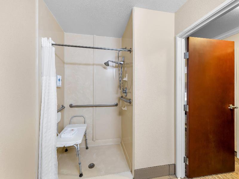 Comfort Inn Corsicana East image