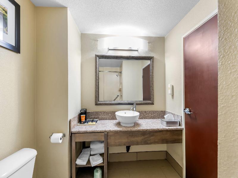 Comfort Inn Corsicana East image