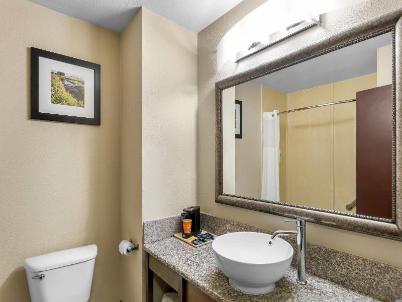 Comfort Inn Corsicana East image