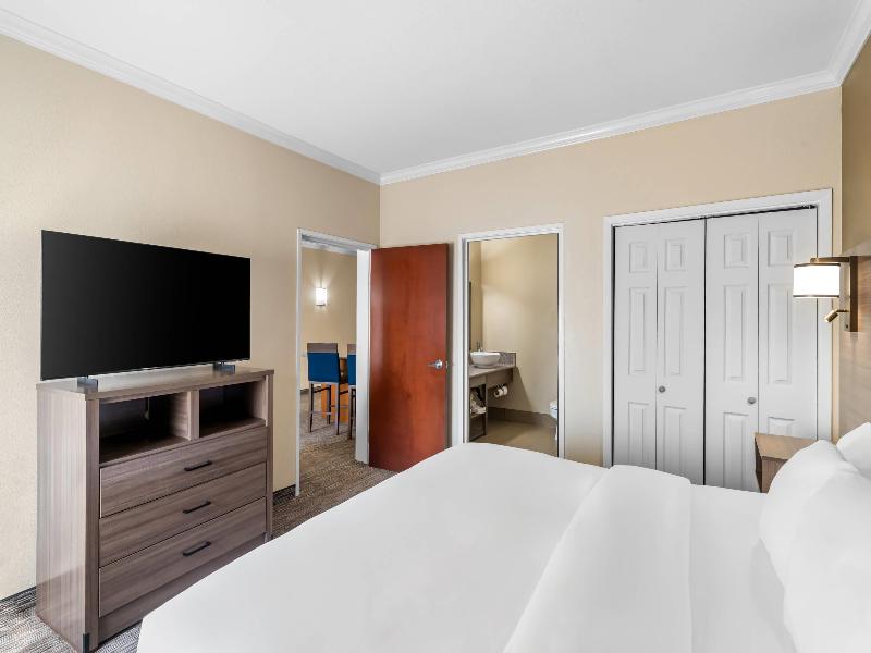 Comfort Inn Corsicana East image