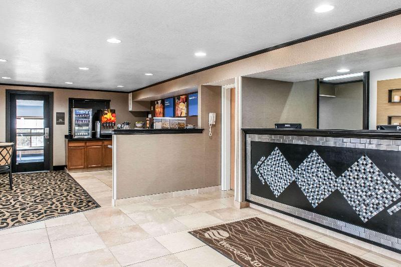 Quality Inn Defiance image