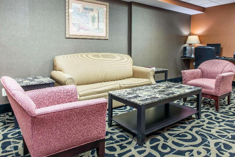 Quality Inn Defiance image