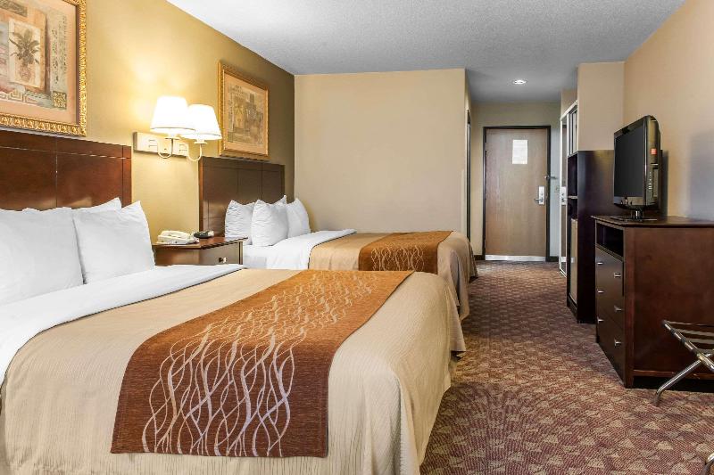 Quality Inn Defiance image