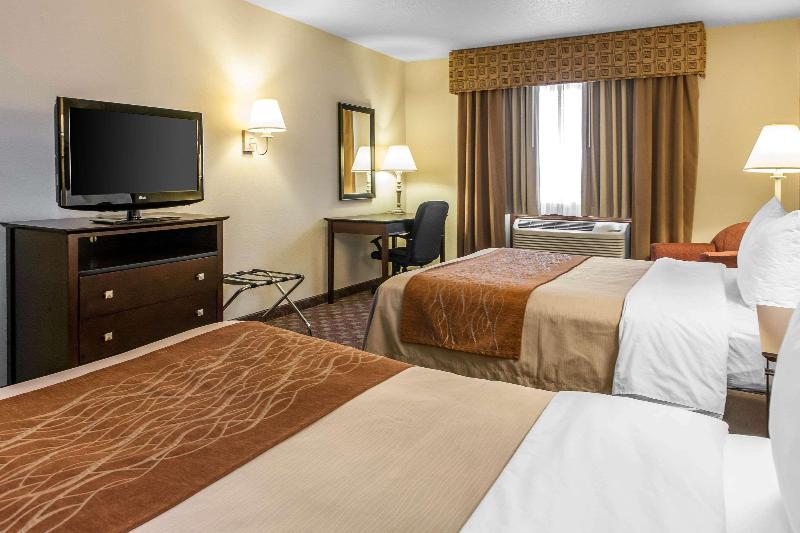 Quality Inn Defiance image