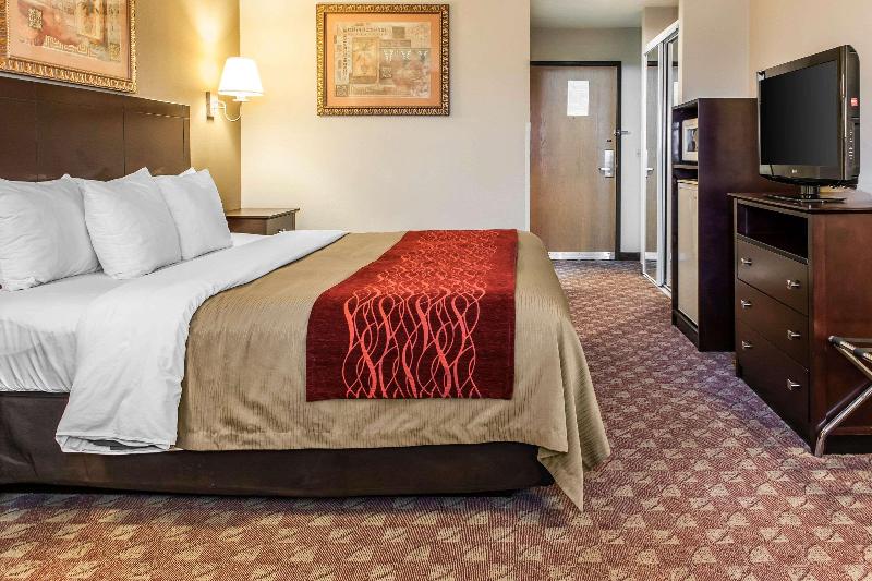 Quality Inn Defiance image