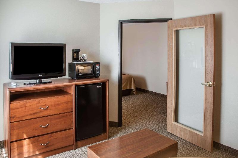 Comfort Inn North image
