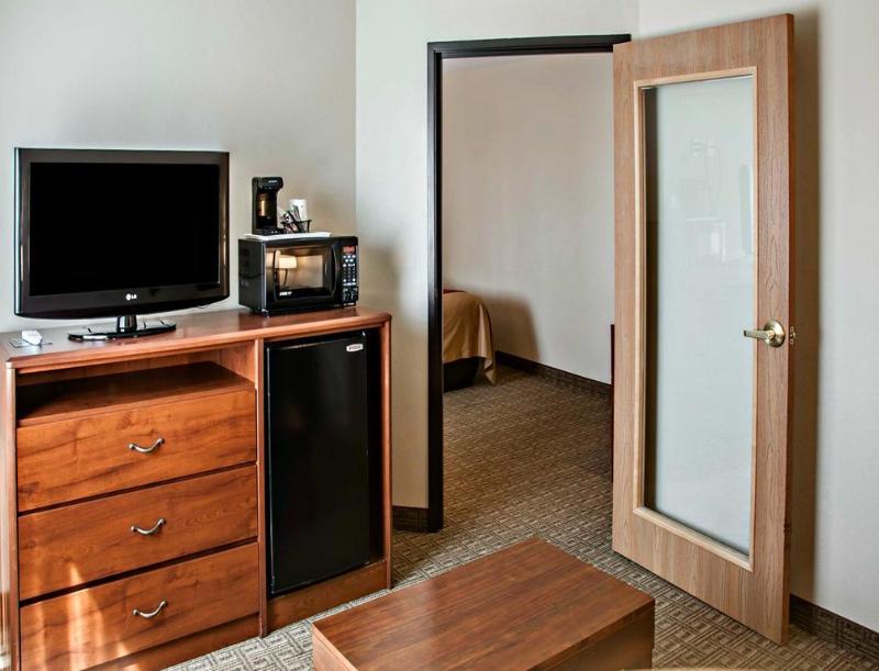 Comfort Inn North image