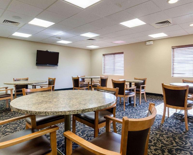 Comfort Inn Garden City Area image