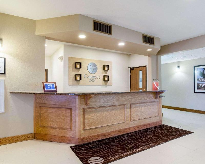 Comfort Inn Garden City Area image