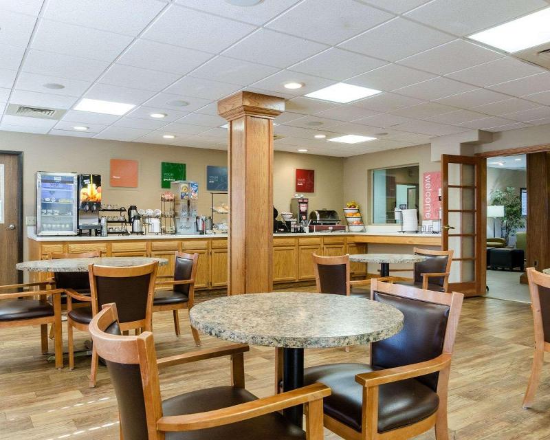 Comfort Inn Garden City Area image