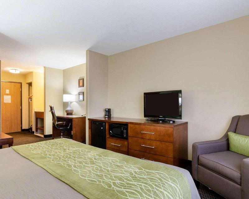 Comfort Inn Garden City Area image
