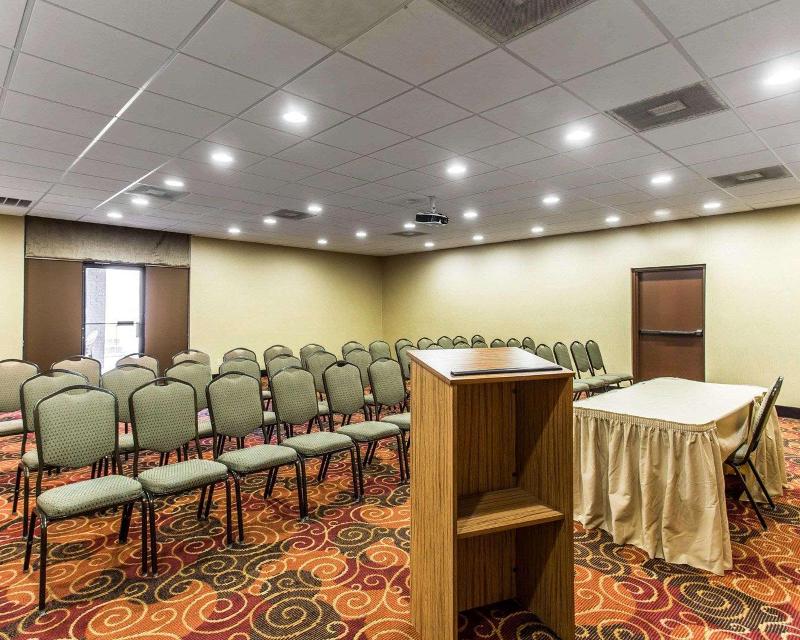 Quality Suites Hickory South image