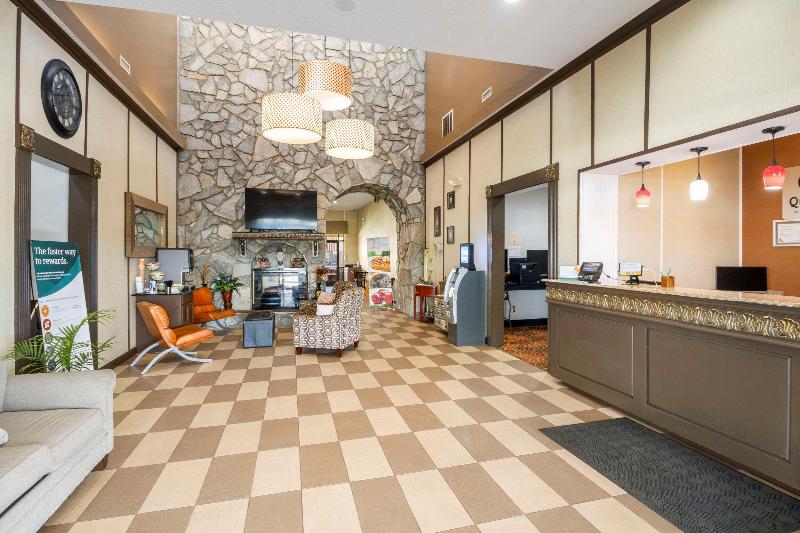 Quality Suites Hickory South image