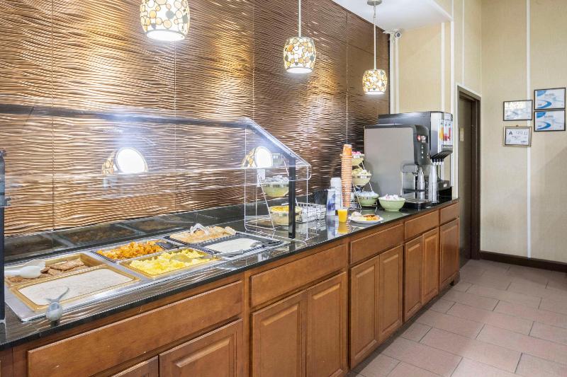 Quality Suites Hickory South image