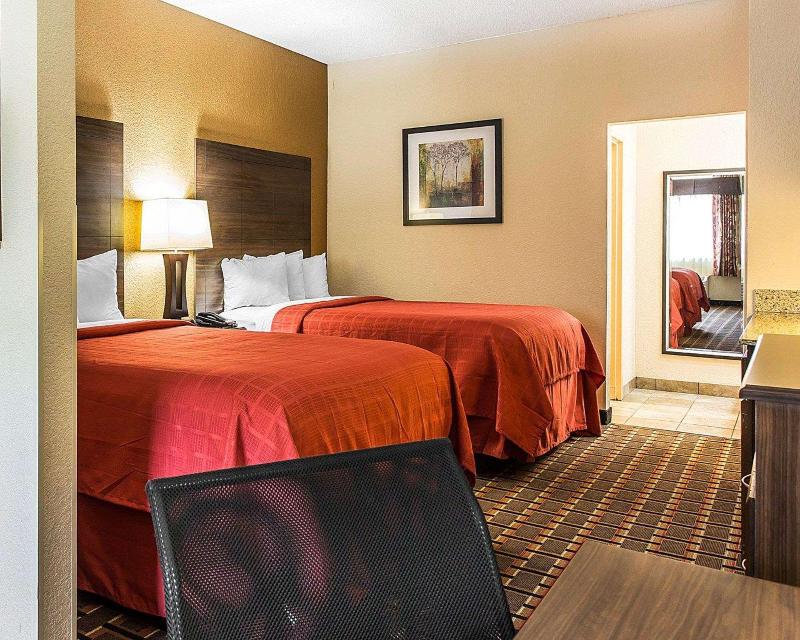 Quality Suites Hickory South image