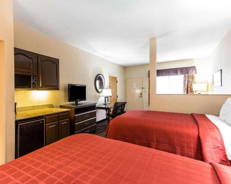 Quality Suites Hickory South image