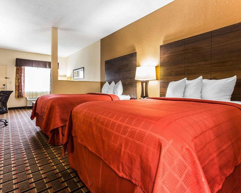Quality Suites Hickory South image