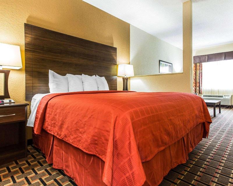 Quality Suites Hickory South image