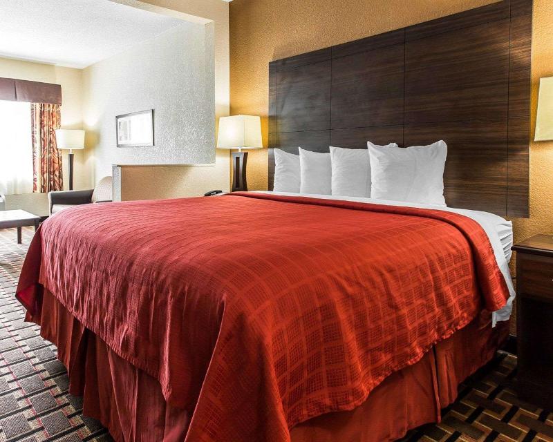 Quality Suites Hickory South image