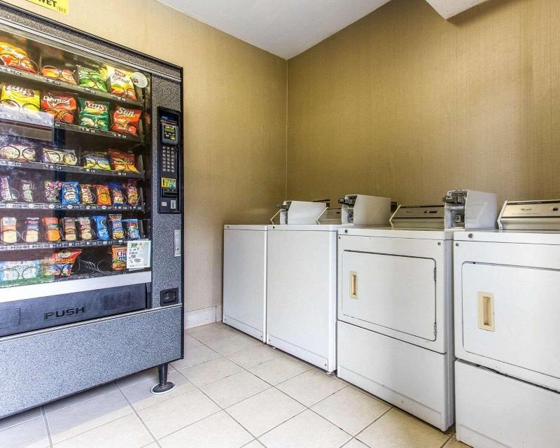Quality Suites Hickory South image