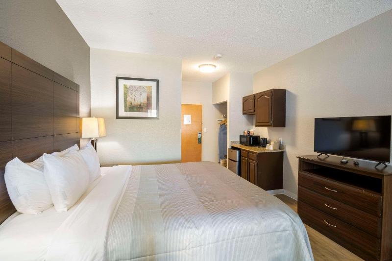 Quality Suites Hickory South image