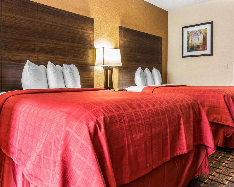 Quality Suites Hickory South image