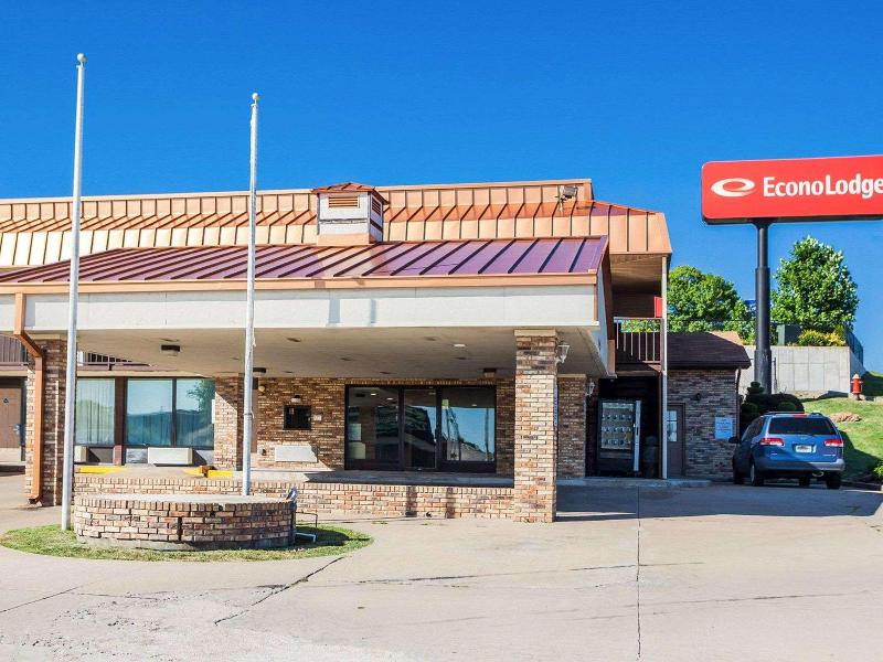Econo Lodge Jefferson City Area image
