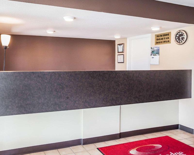 Econo Lodge Jefferson City Area image