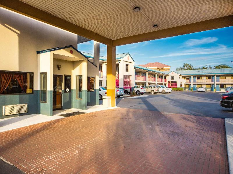 Econo Lodge Laurel image