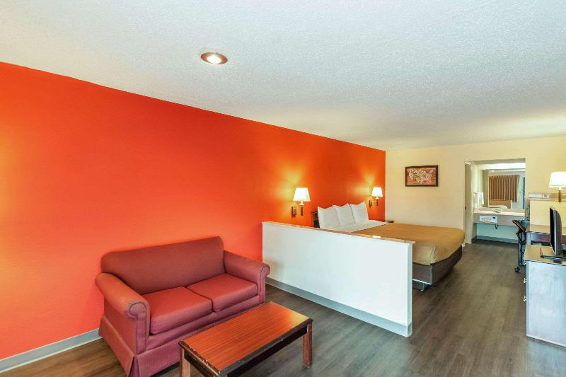 Econo Lodge Laurel image