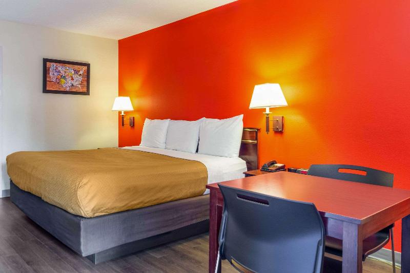 Econo Lodge Laurel image