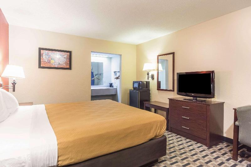 Econo Lodge Laurel image