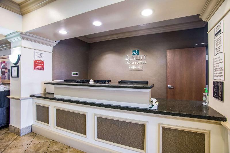 Quality Inn Parsons North image