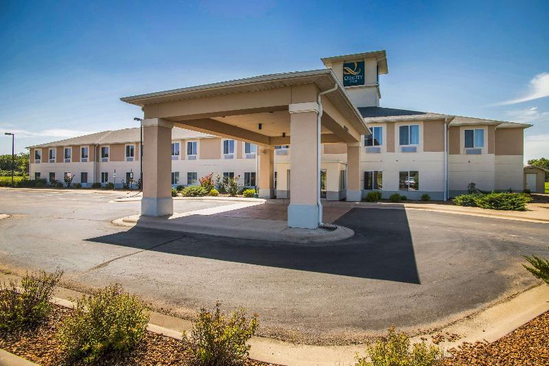 Quality Inn Parsons North image