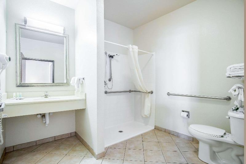 Quality Inn Parsons North image