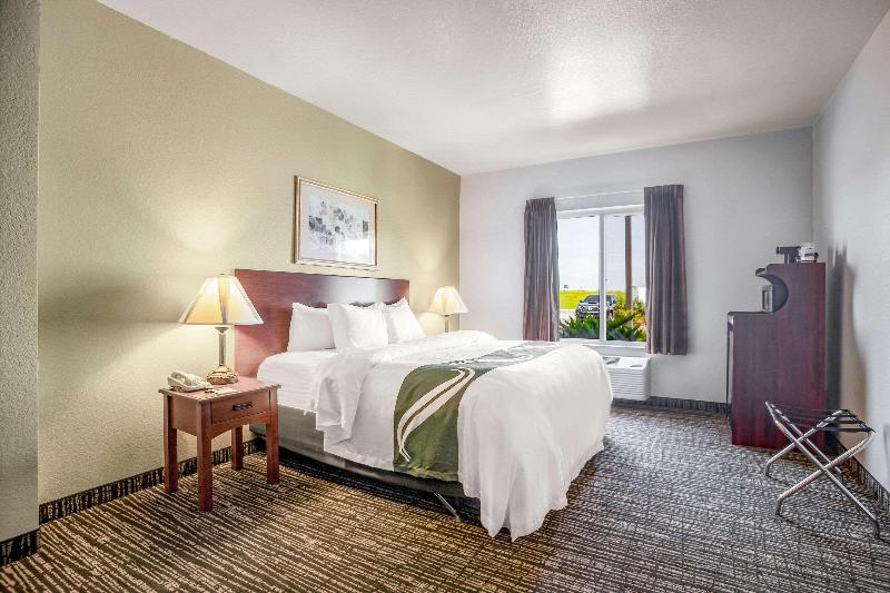 Quality Inn Parsons North image