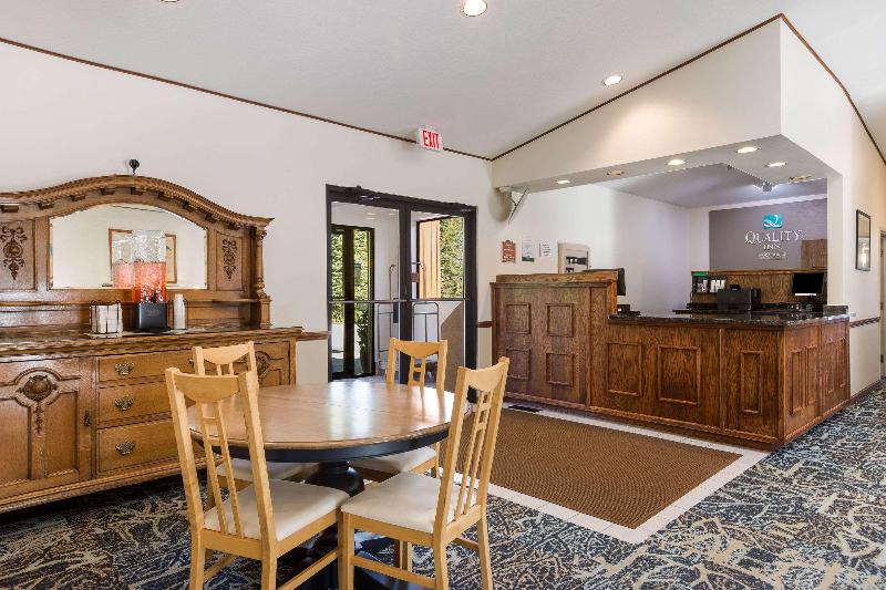 Quality Inn Petoskey Area image