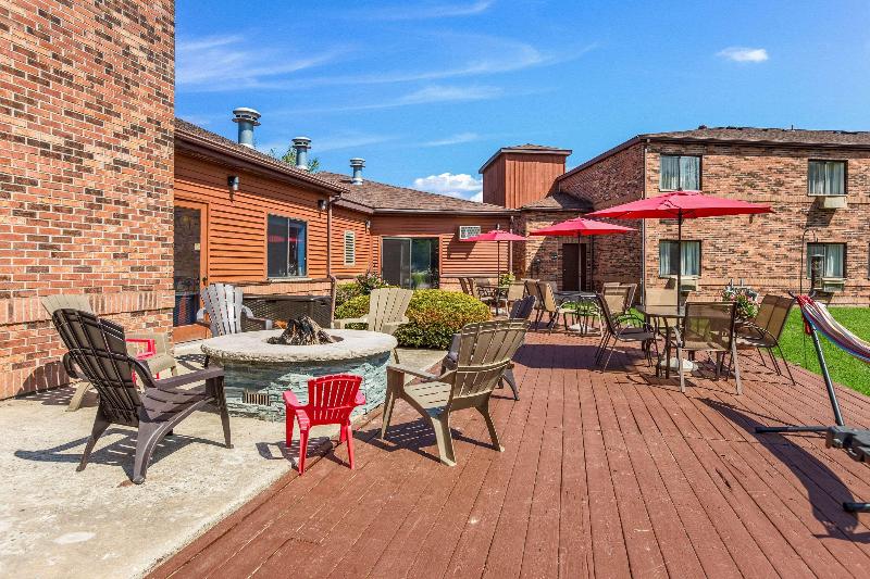 Quality Inn Petoskey Area image