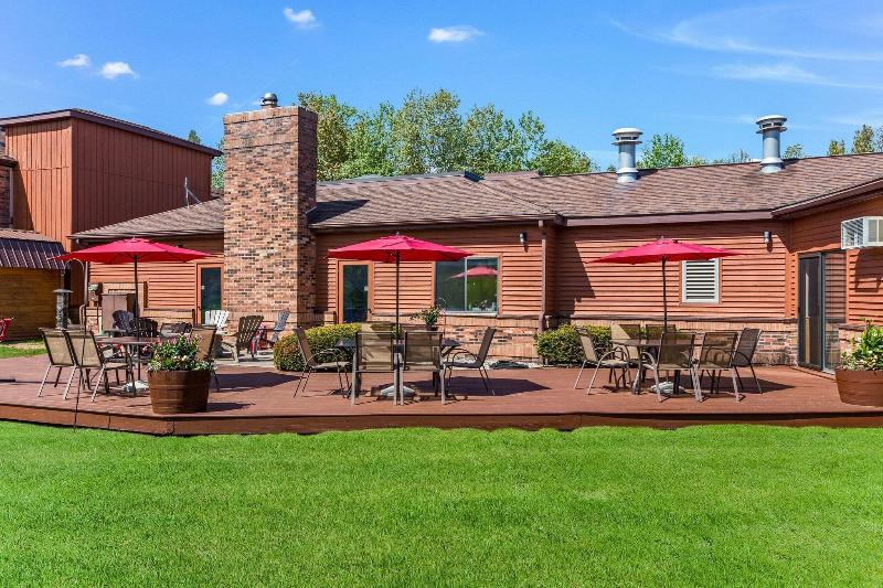 Quality Inn Petoskey Area image