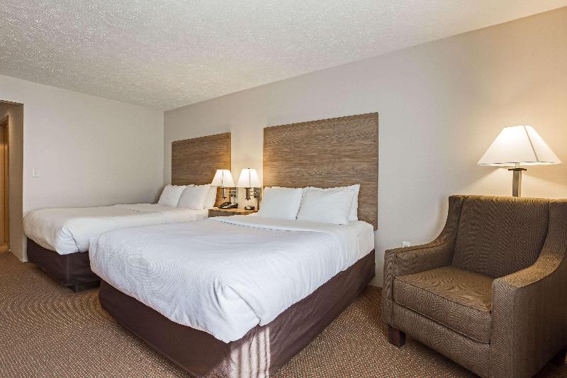 Quality Inn Petoskey Area image