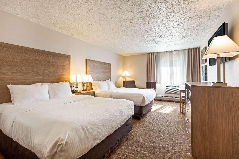 Quality Inn Petoskey Area image