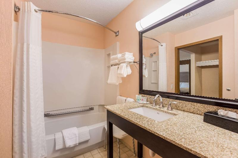 Quality Inn Petoskey Area image