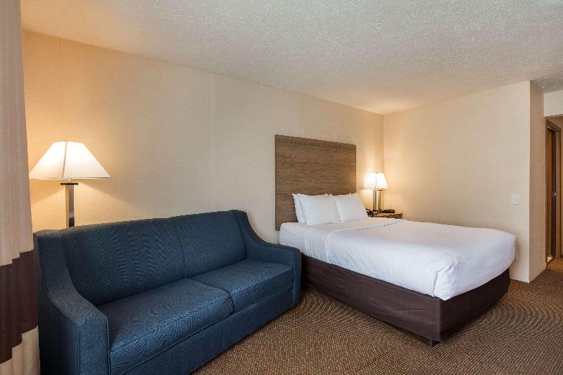 Quality Inn Petoskey Area image