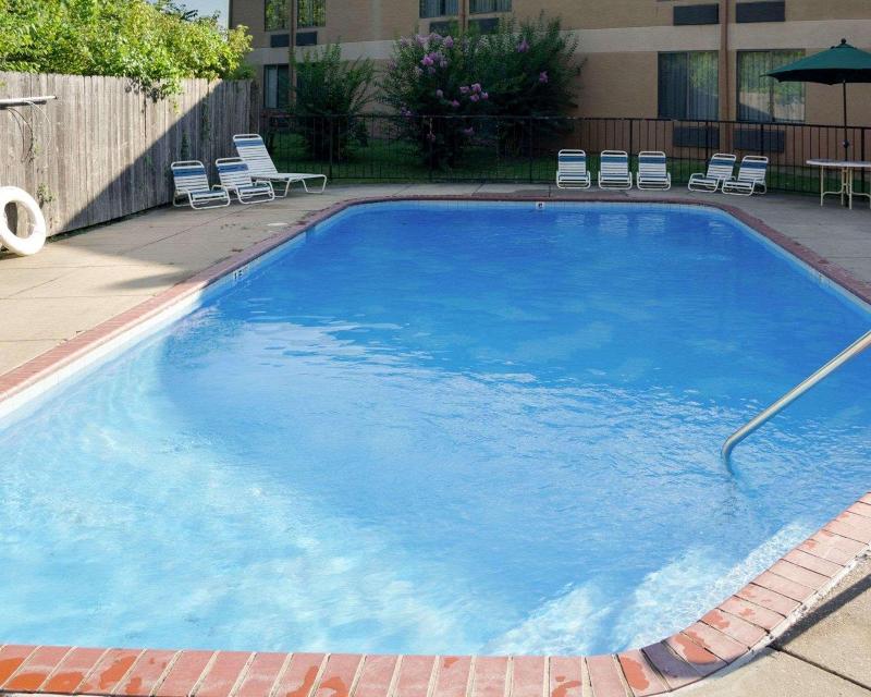 Econo Lodge Yazoo City image