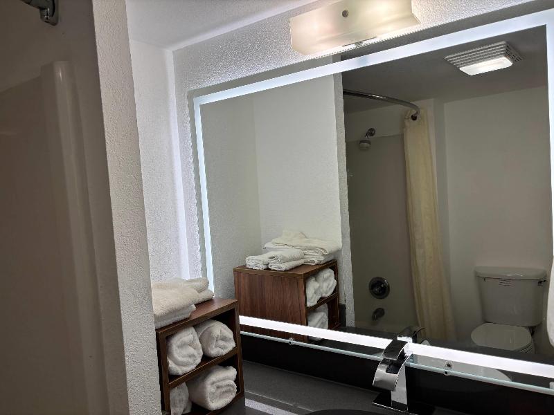 Econo Lodge Yazoo City image
