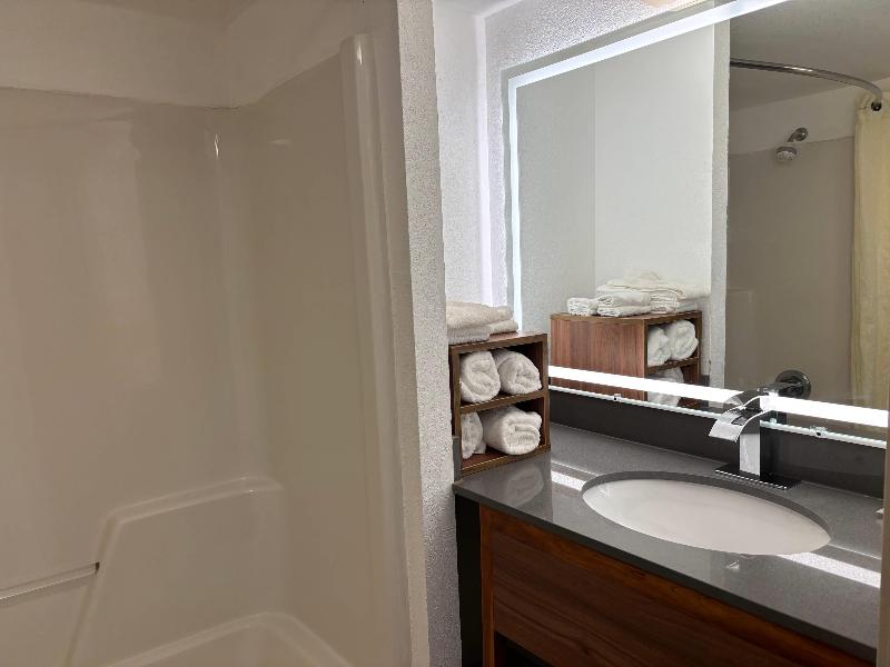 Econo Lodge Yazoo City image