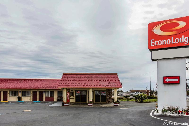 Econo Lodge image