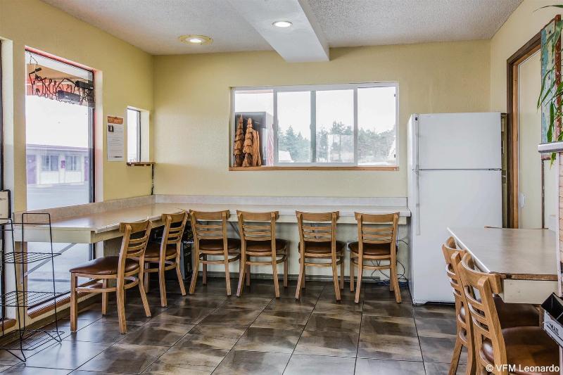 Econo Lodge image