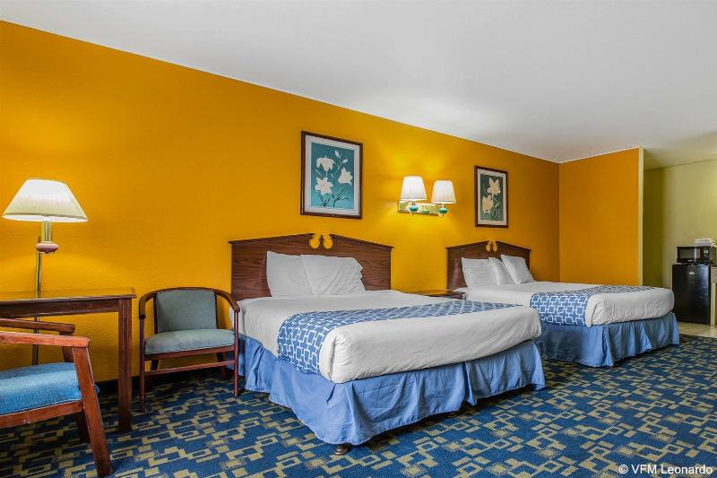 Econo Lodge image
